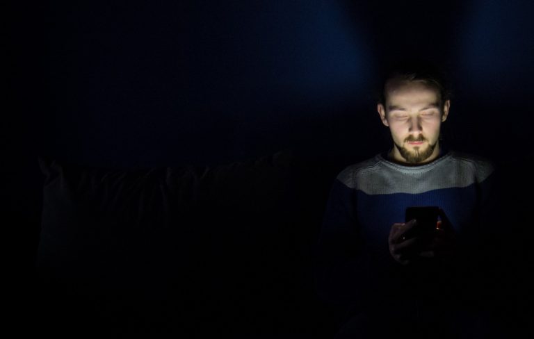 Stop Looking at Your Phone When You Can’t Sleep (And What to Do Instead)